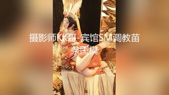 骚货CDmomo 女厕所露出自慰插穴玩鸡巴，悄悄地打开门出去自慰，听到有声音又回来，美女背后掏出打飞机射了老多！