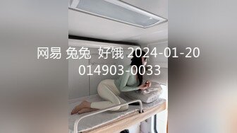 大黑鸡爆操把这女的逼都操翻了