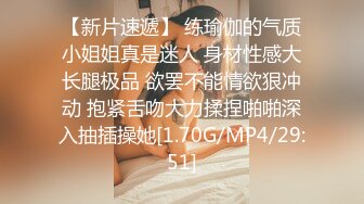 绿帽带3个表兄弟操一个骚破天际的大屁股美熟女，韵味十足，4根鸡巴持续轮奸3个半小时！战斗力不是一般的强呀