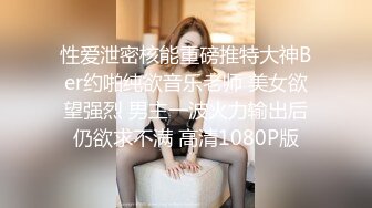 翻版杨超越小美女【華丽凤姐】邻家女孩被干了~无套啪啪~玲珑有致好身段，一双大眼睛真美丽 (1)