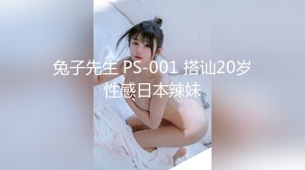 8月最新流出 顶级手持厕拍 写字楼女厕近距离拍逼眼镜白领美女点颗烟进厕所