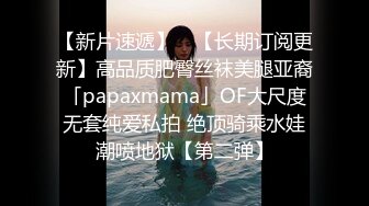 苗条身材居家女友一女战两男，无套啪啪，角度刁钻，交合处清晰可见