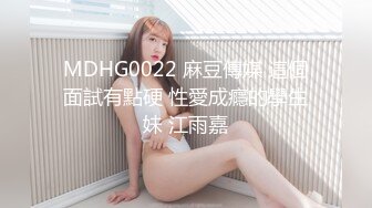 【新片速遞】2021.1.4，【极品瑜伽教练】，牛仔裤女神，吃个香蕉都这么妩媚，半遮半掩之间掰开粉穴，无套啪啪，姿势繁多